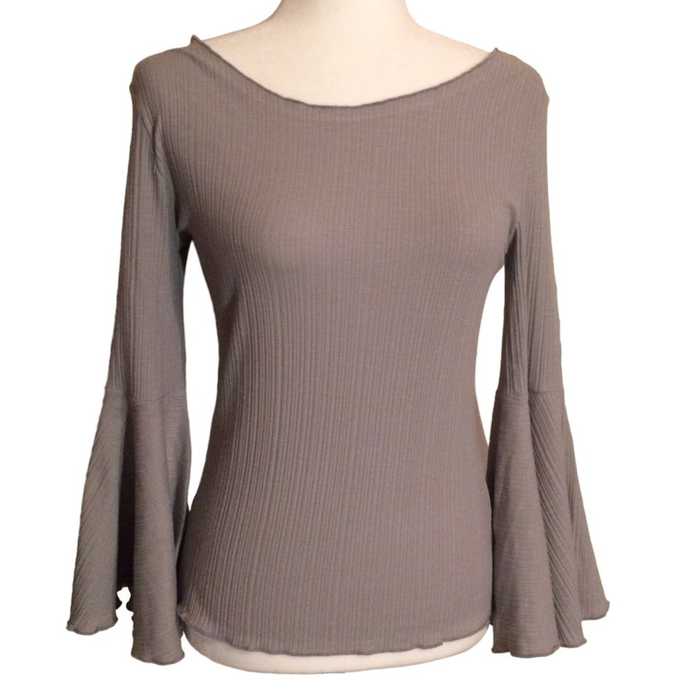 Haute Rogue Bell Sleeve Blouse. New With Tickets. Size Medium